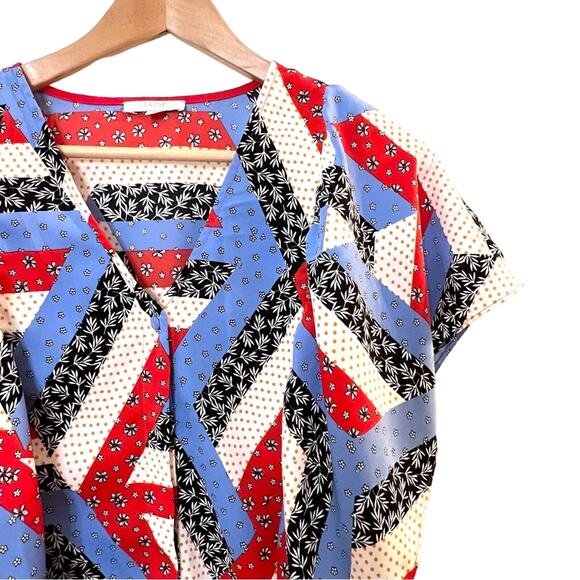 Jade Melody Tan Quilty Red White and BLue Patchwork Print M - Picture 8 of 12